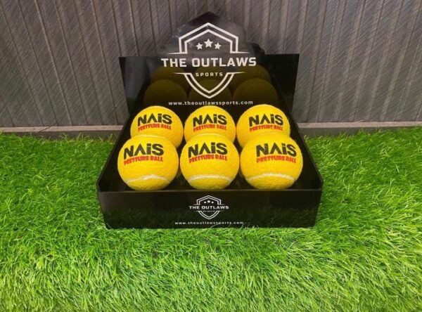 The Outlaws Nais Pressure Ball - Pack of 12